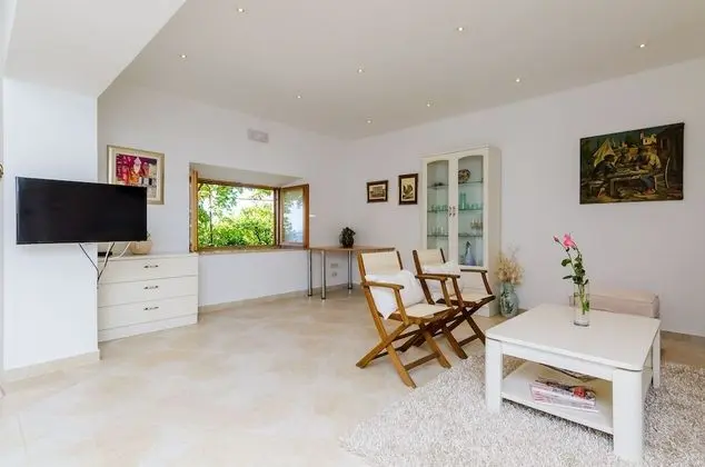 Villa (Four-Bedroom Villa, Swimming Pool)