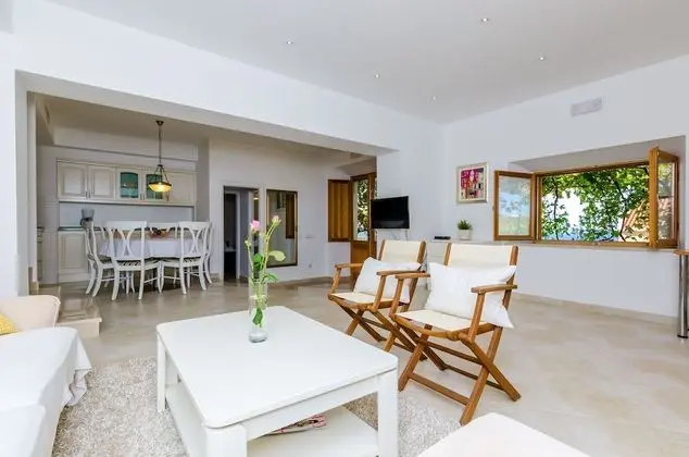 Villa (Four-Bedroom Villa, Swimming Pool)