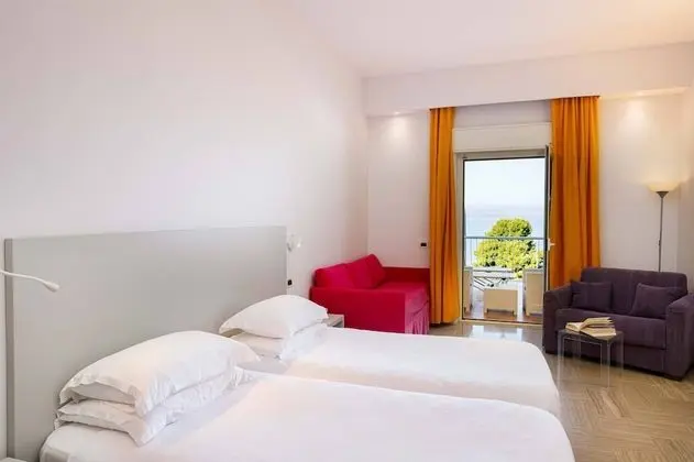 Premium Tek Büyük Yataklı Oda, Balkon, Deniz Manzaralı