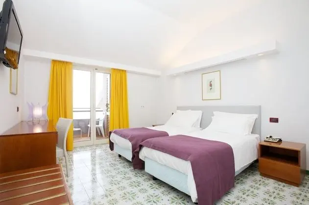 Superior Üç Kişilik Oda, Balkon, Deniz Manzaralı
