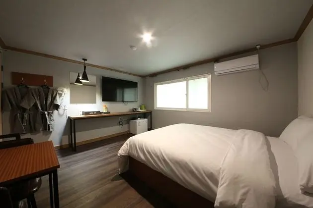 Standard Tek Büyük Yataklı Oda