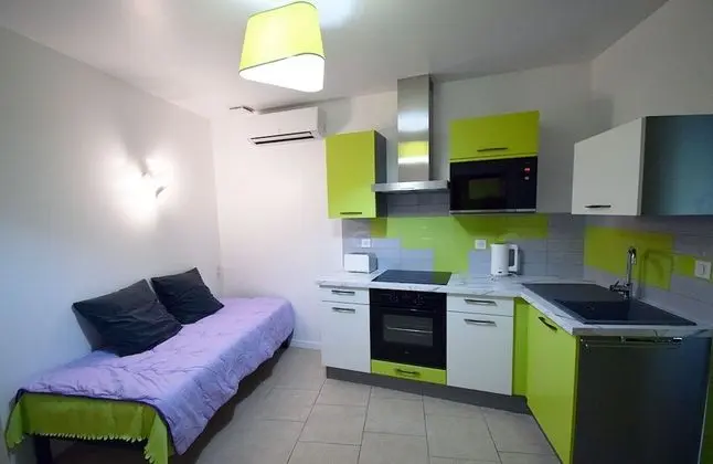 Appartement, vue jardin (3 people)  Pomme Art