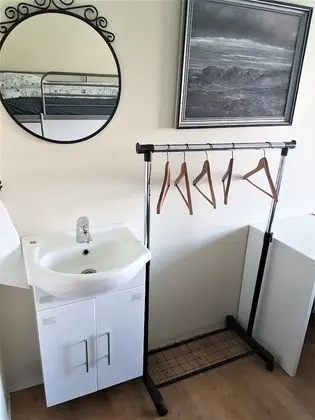 Dört Kişilik Oda, Ortak Banyo
