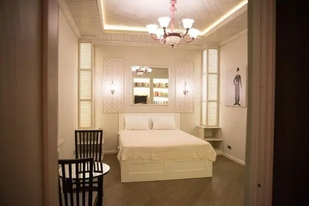Classic Tek Büyük Yataklı Oda (Art Room)