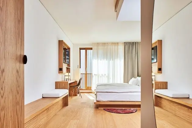 Medium Double Room