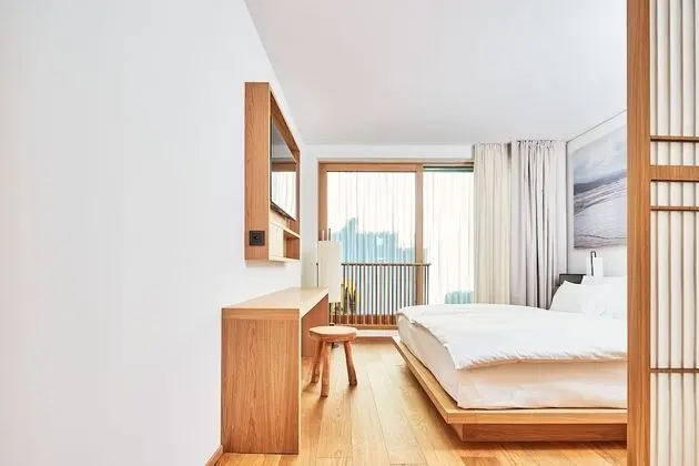 Medium Double Room