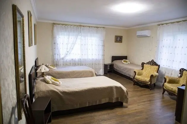 Üç Kişilik Oda