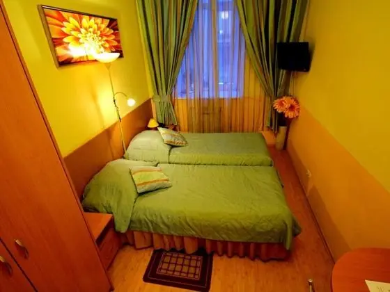 Standard Tek Büyük Yataklı Oda