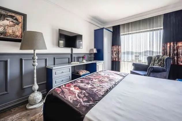 Design Oda, 1 Büyük (Queen) Boy Yatak, Deniz Manzaralı