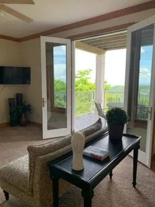 Balcony Apartment, Mountain View - Meals & Wellness Activities