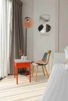 Artist Signature Room By Chalit