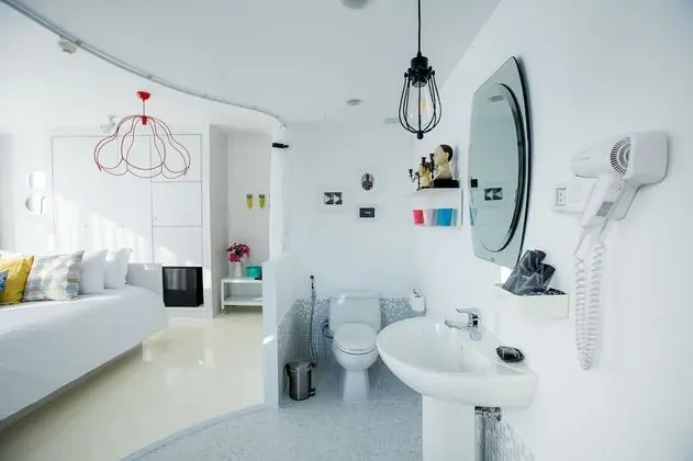 Artist Signature Room By Chalit
