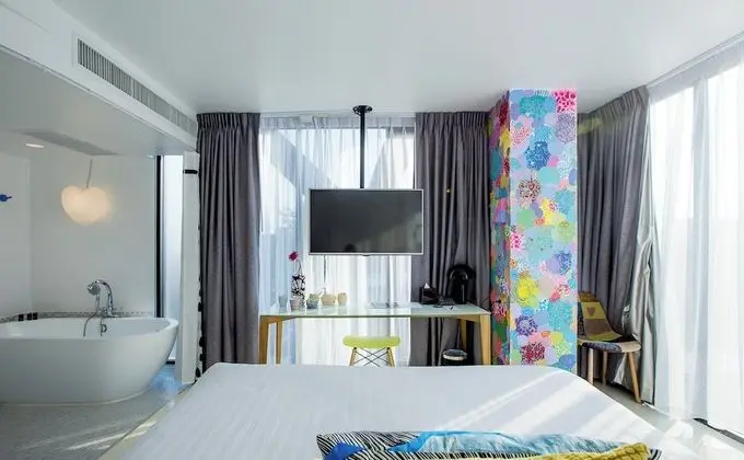Artist Signature Room By Chalit
