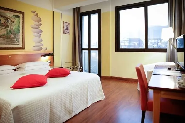 Comfort Büyük Yataklı Tek Kişilik Oda