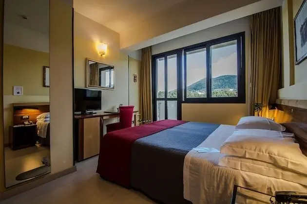 Comfort Büyük Yataklı Tek Kişilik Oda