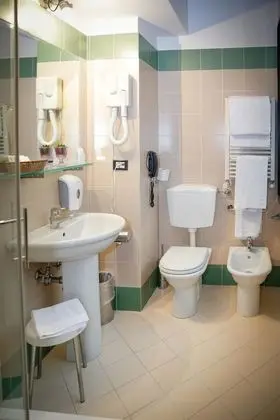 Comfort Büyük Yataklı Tek Kişilik Oda