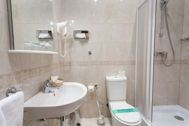 Standard Tek Büyük veya İki Ayrı Yataklı Oda
