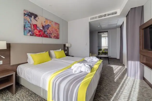 Comfort Tek Büyük veya İki Ayrı Yataklı Oda
