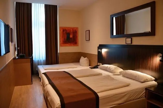 Standard Üç Kişilik Oda