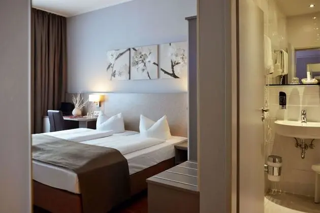 Tek Büyük Yataklı Oda, Ek Bina (Budget - no elevator)
