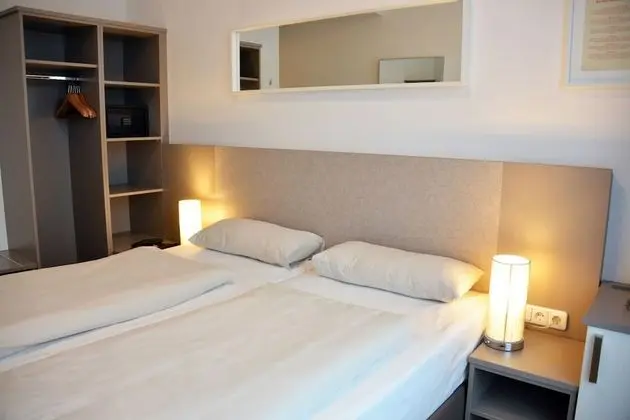 Tek Büyük Yataklı Oda, Ek Bina (Budget - no elevator)