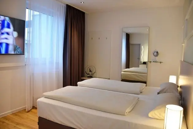 Tek Büyük Yataklı Oda, Ek Bina (Budget - no elevator)