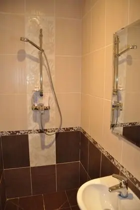 Economy Dört Kişilik Oda, Ortak Banyo