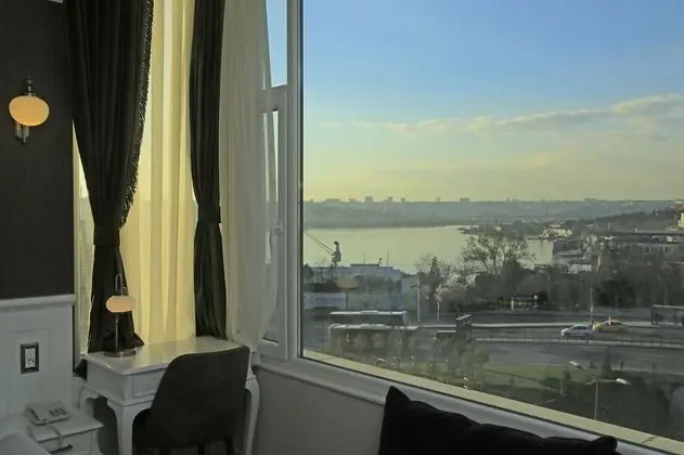 Deluxe Dört Kişilik Oda, Deniz Manzaralı