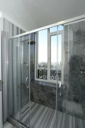 Deluxe Dört Kişilik Oda, Deniz Manzaralı