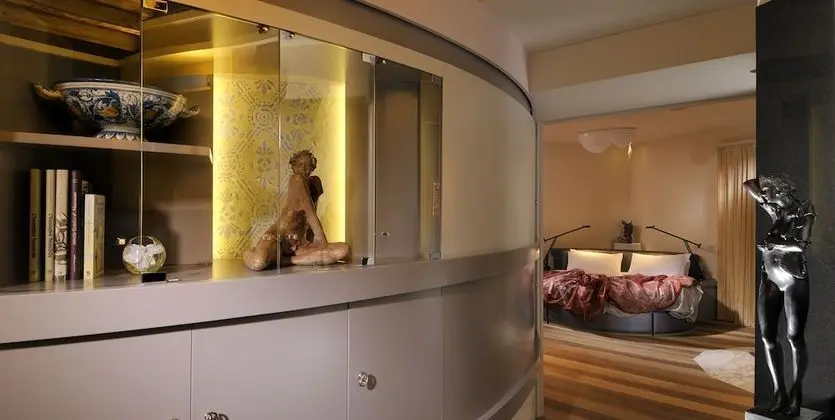 Deluxe Apart Daire, Ek Bina (CORTE)