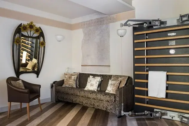 Deluxe Apart Daire, Ek Bina (CORTE)
