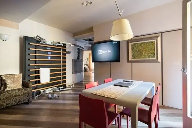 Deluxe Apart Daire, Ek Bina (CORTE)