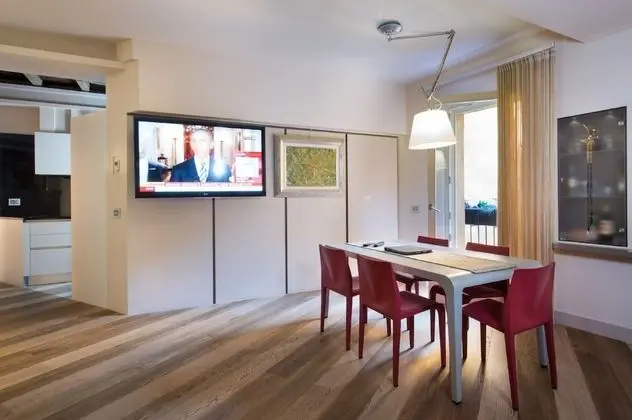 Deluxe Apart Daire, Ek Bina (CORTE)