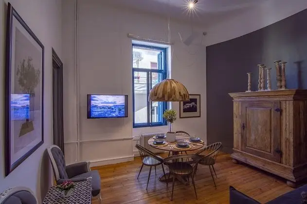 Art Pantheon Apartment (2 Bedrooms)