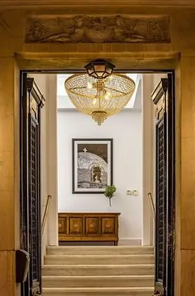 Art Pantheon Deluxe Suite