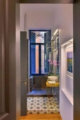 Art Pantheon Deluxe Suite