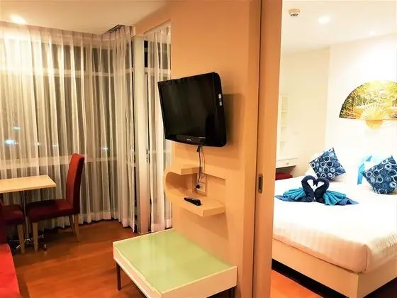 One Bedroom Apartment