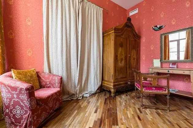 Comfort Tek Büyük veya İki Ayrı Yataklı Oda