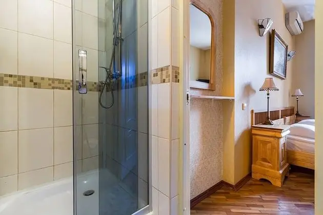 Comfort Tek Büyük veya İki Ayrı Yataklı Oda