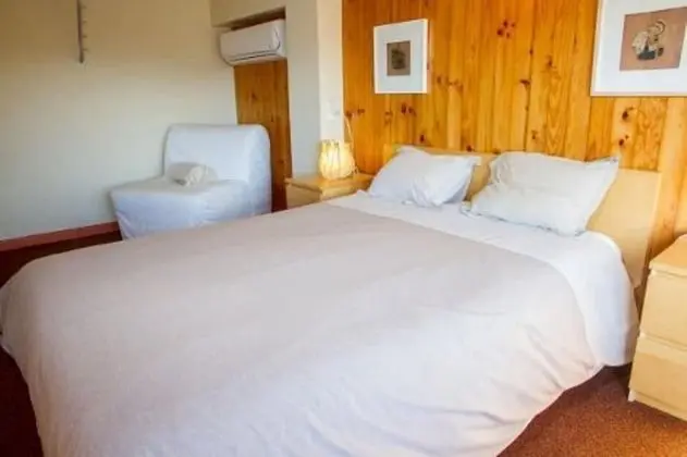 Tek Büyük veya İki Ayrı Yataklı Oda, Ortak Banyo