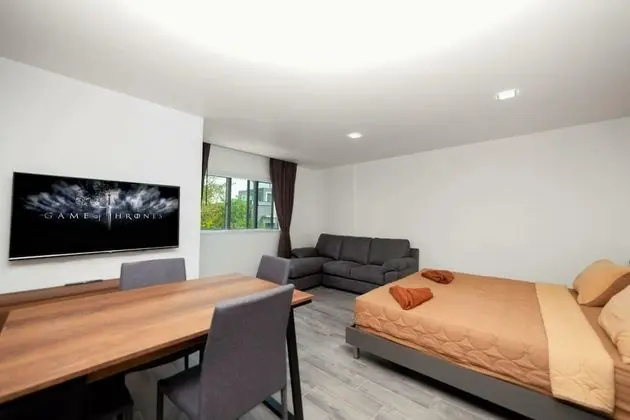 Deluxe Family 2-Bedrooms Apartment