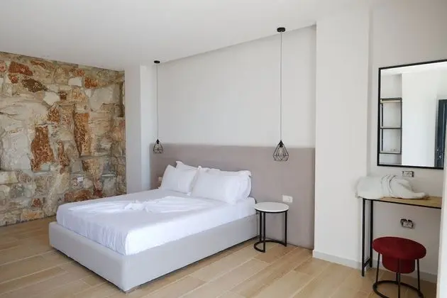 Deluxe Tek Büyük Yataklı Oda, Kısmi Deniz Manzaralı