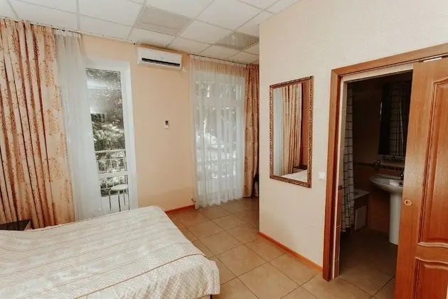 Standard Tek Büyük Yataklı Oda