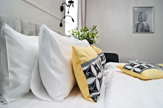 Standard Tek Büyük Yataklı Oda