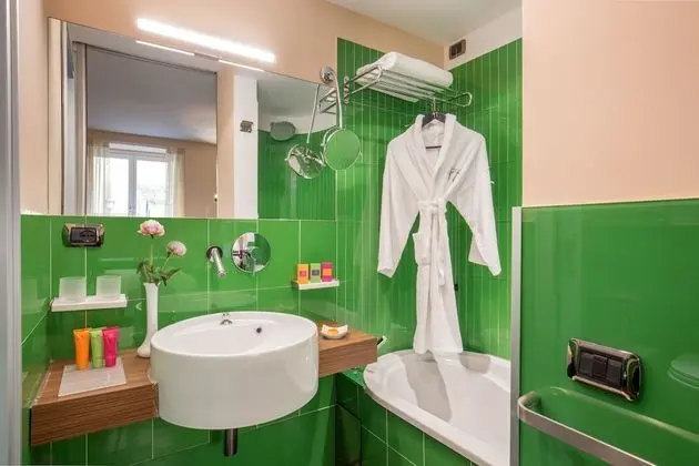 Deluxe Büyük Yataklı Tek Kişilik Oda