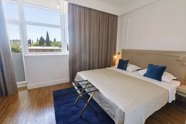 Comfort Tek Büyük Yataklı Oda