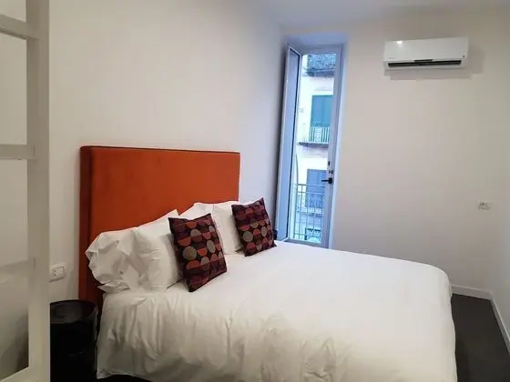 Büyük Yataklı Tek Kişilik Oda