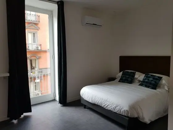 Büyük Yataklı Tek Kişilik Oda