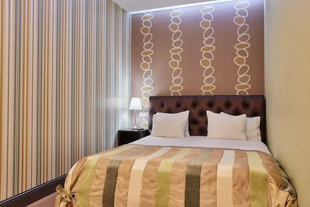 Comfort Tek Büyük Yataklı Oda