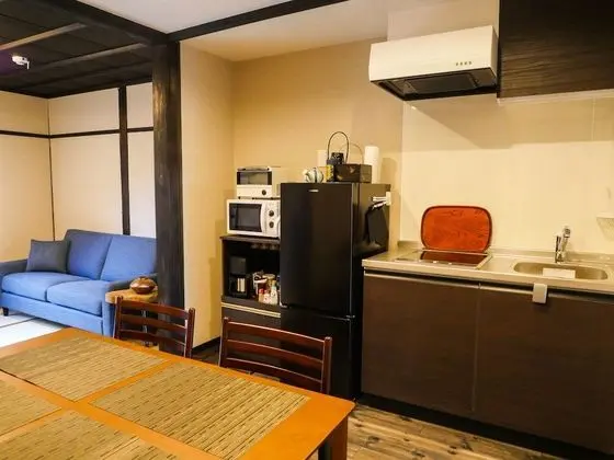 Ev, Sigara İçilmez (Private Vacation)